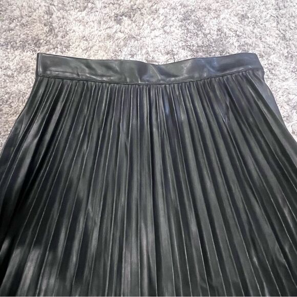 Bishop + Young Presley Vegan pleated Leather Skirt women's size small in black - Picture 9 of 15